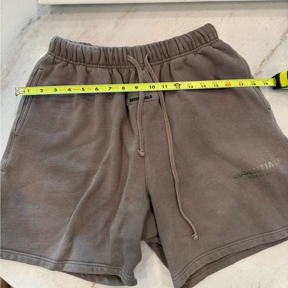 Fear of God Essentials Gray Fleece Shorts - Picture 5 of 5